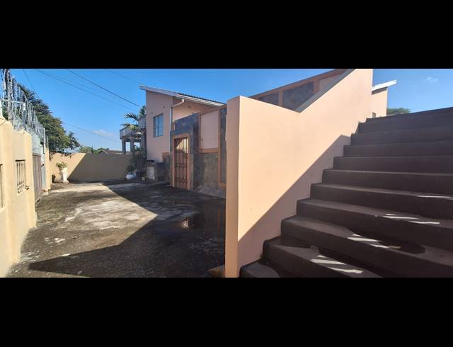 5 BEDROOM FREEHOLD FOR SALE IN STARWOOD